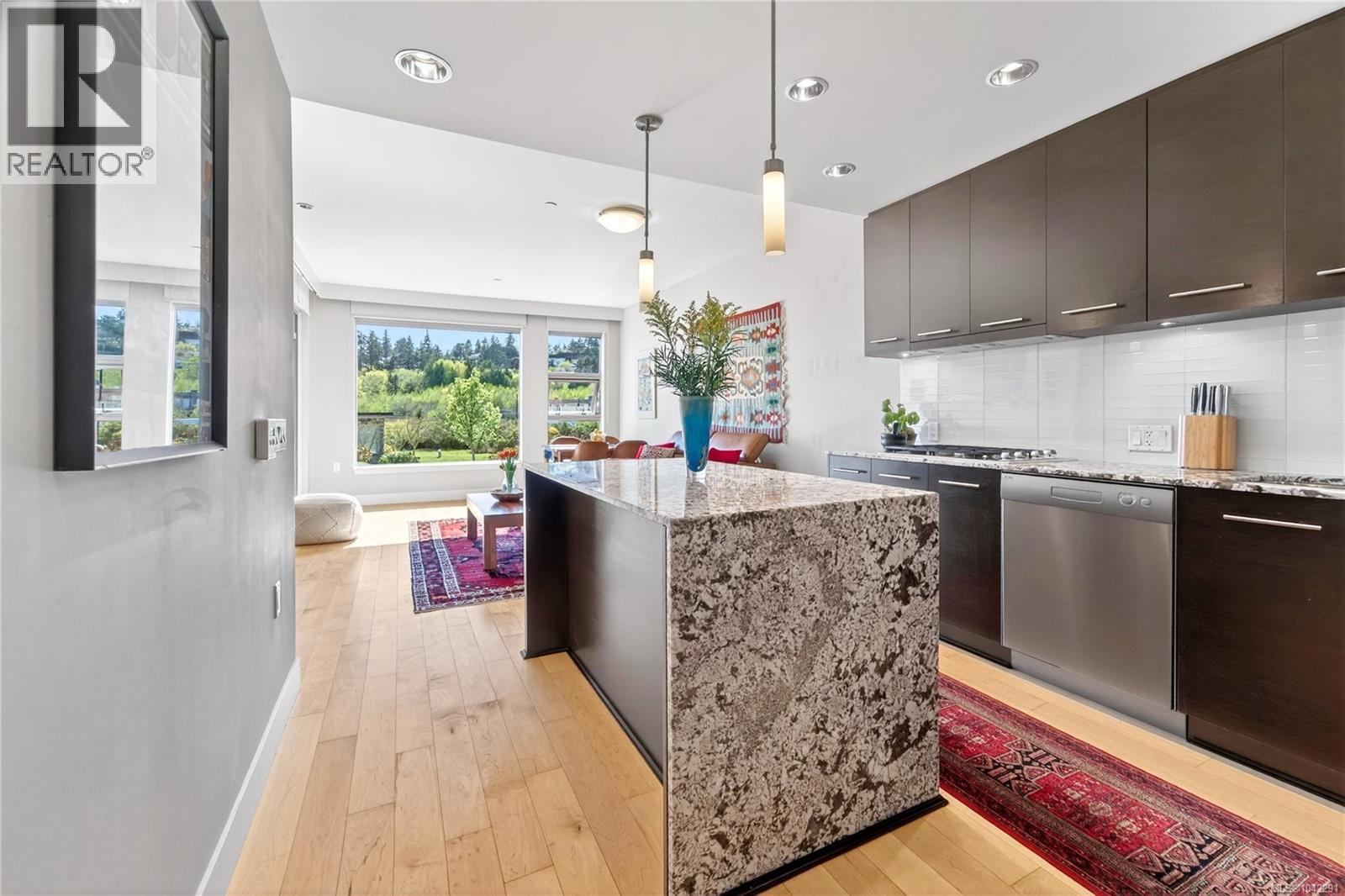 #204 3223 Selleck Way - 4