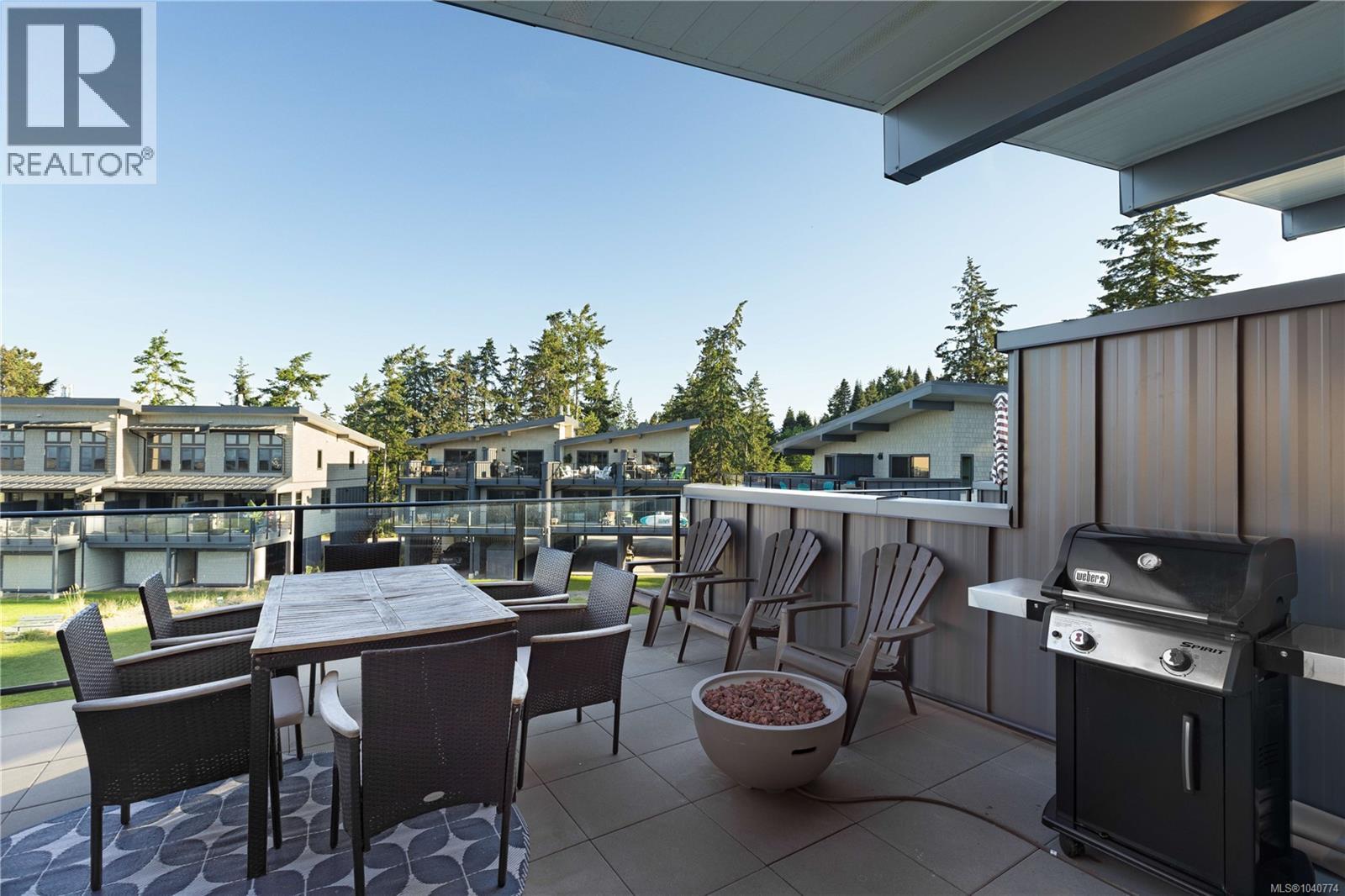 #4 9022 Clarkson Ave - 16