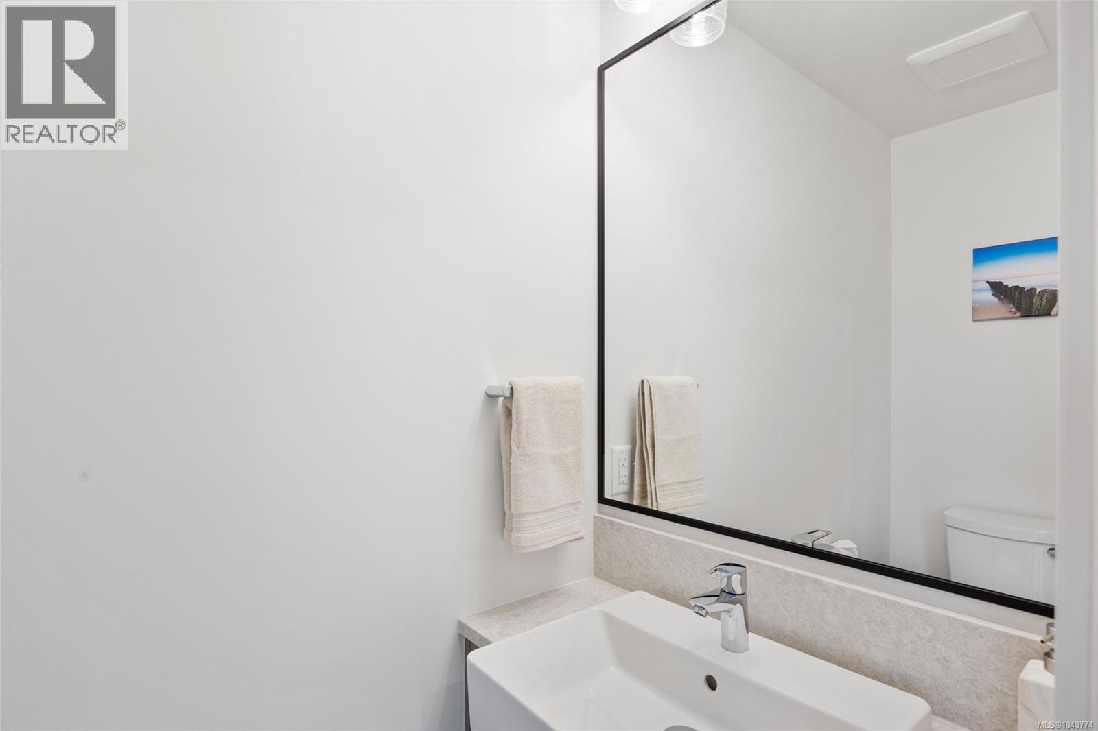 #4 9022 Clarkson Ave - 17