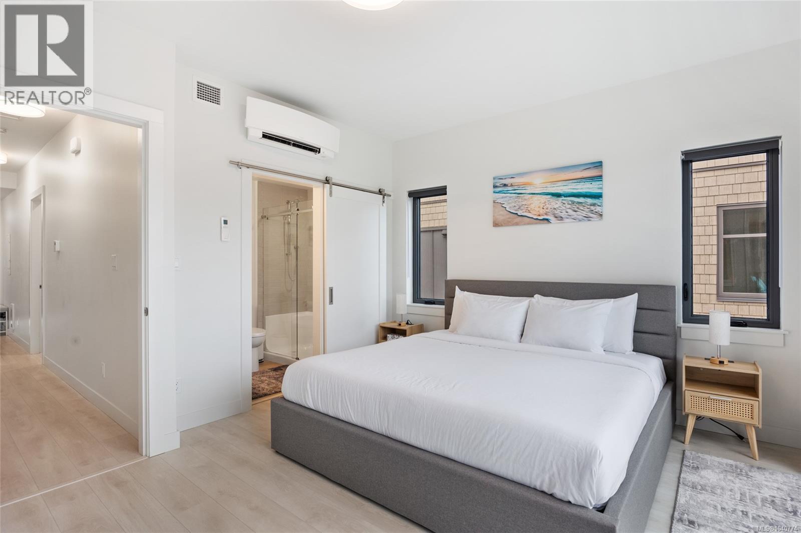 #4 9022 Clarkson Ave - 21