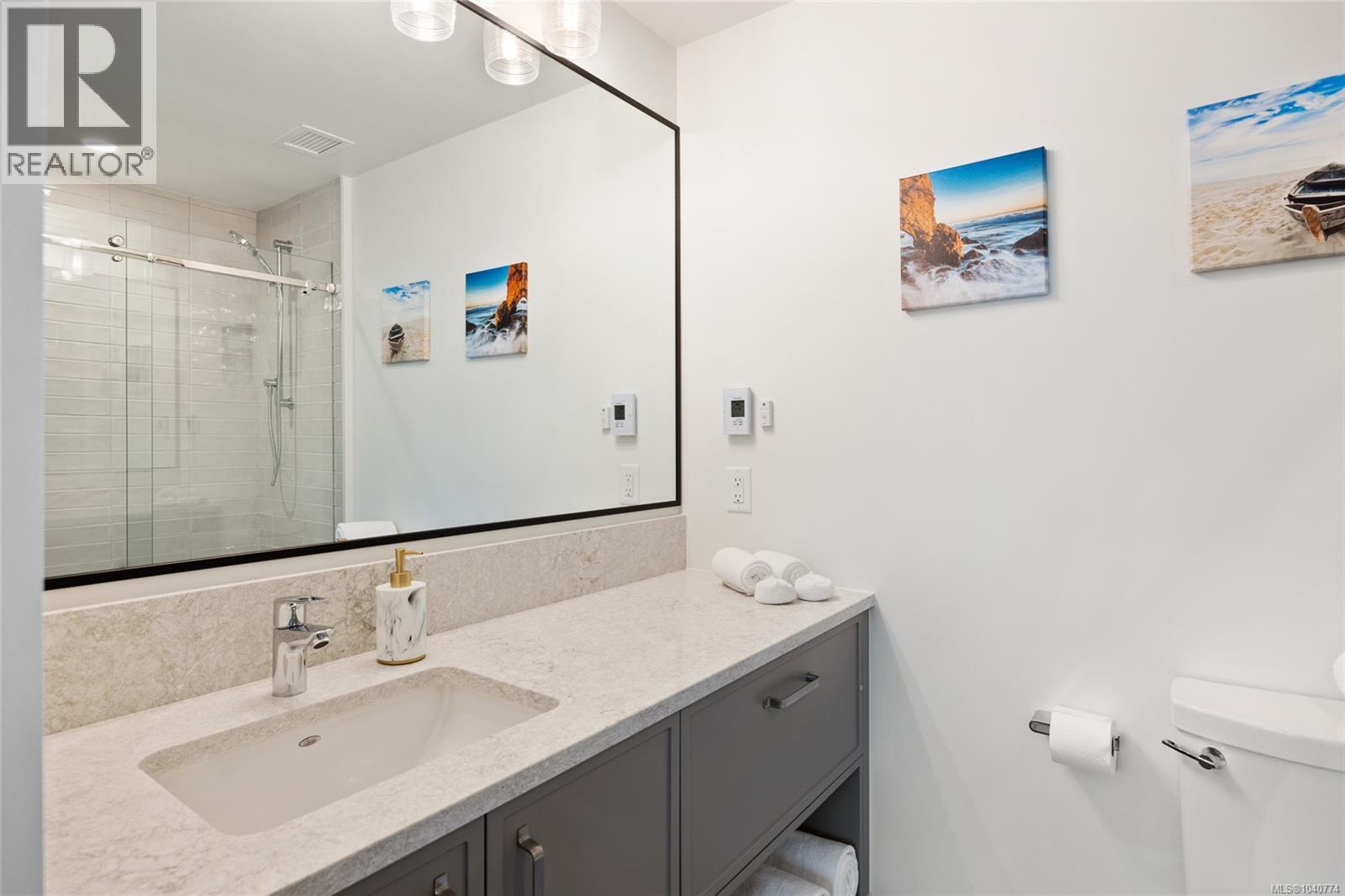 #4 9022 Clarkson Ave - 22