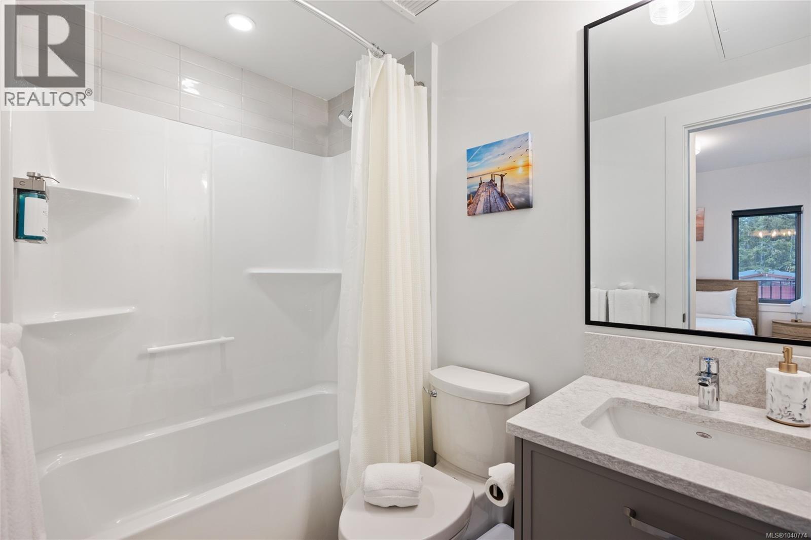 #4 9022 Clarkson Ave - 26