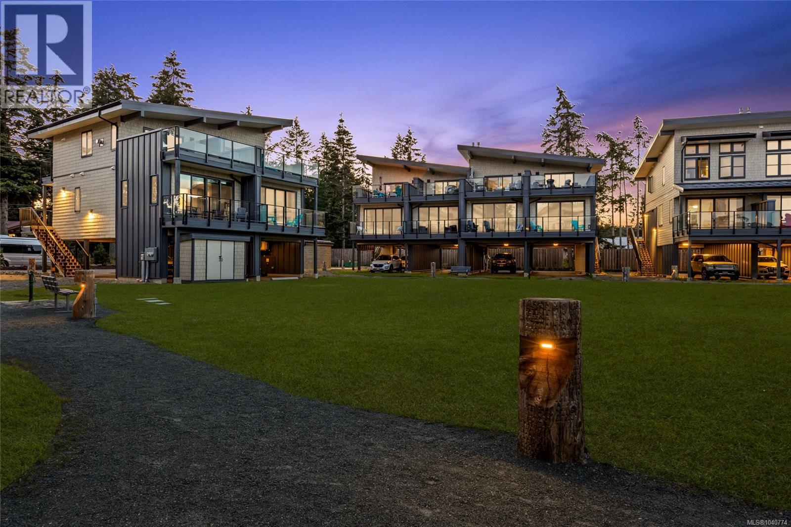 #4 9022 Clarkson Ave - 35