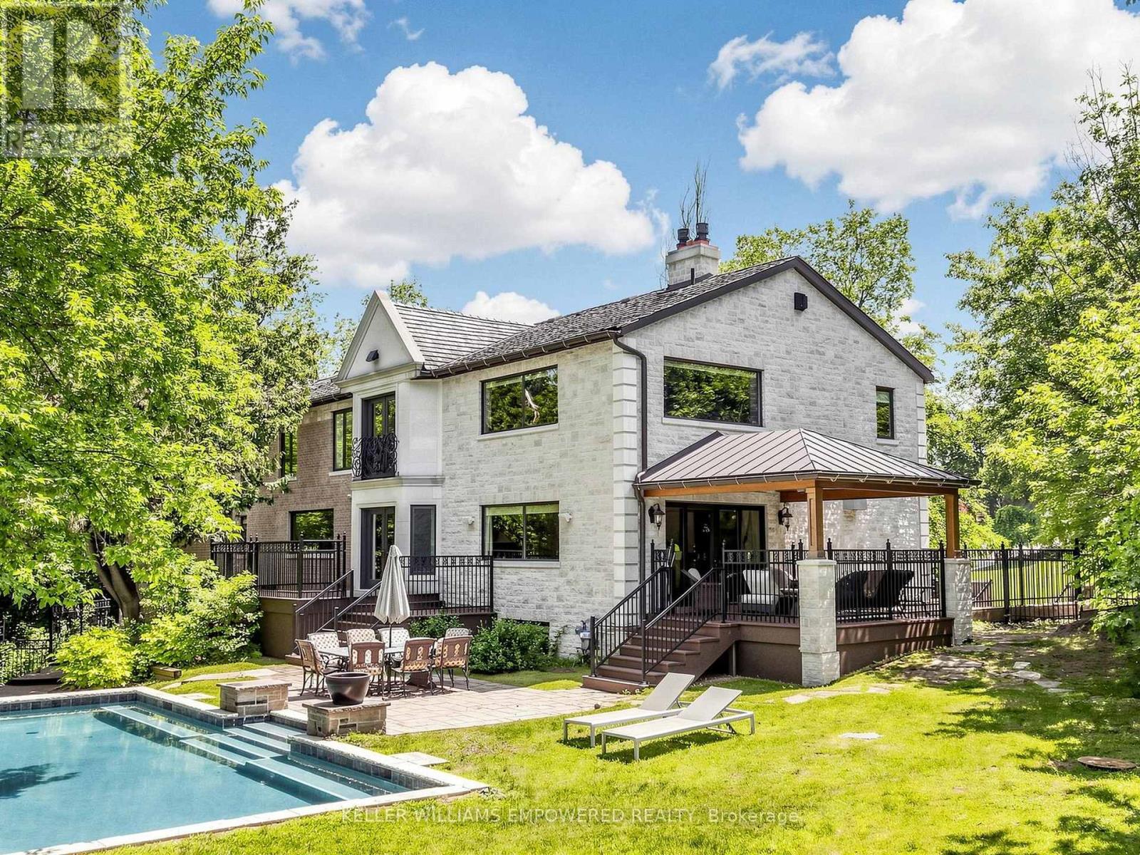 43 WOODLAND ACRES CRESCENT - 2