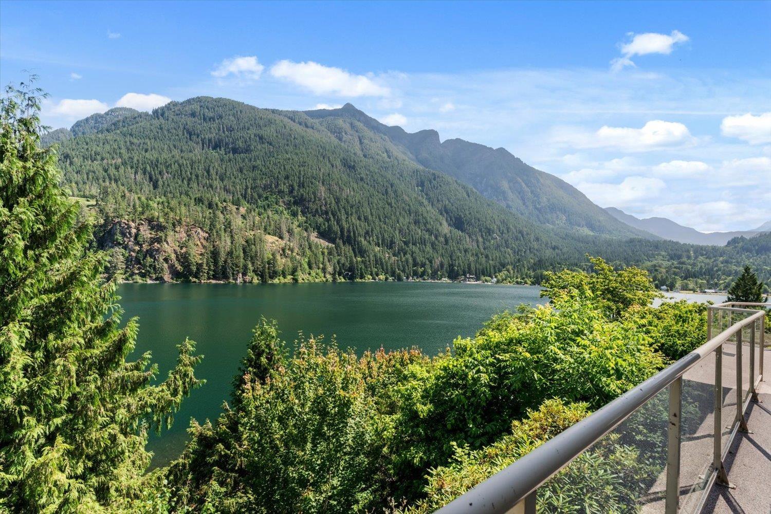 21313 LAKEVIEW CRESCENT, Kawkawa Lake, Hope