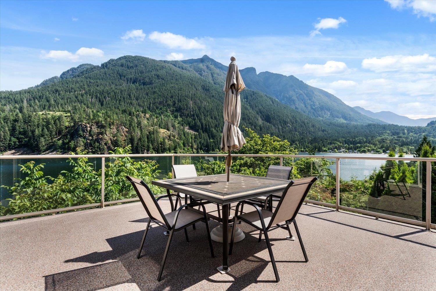 21313 LAKEVIEW CRESCENT, Kawkawa Lake, Hope