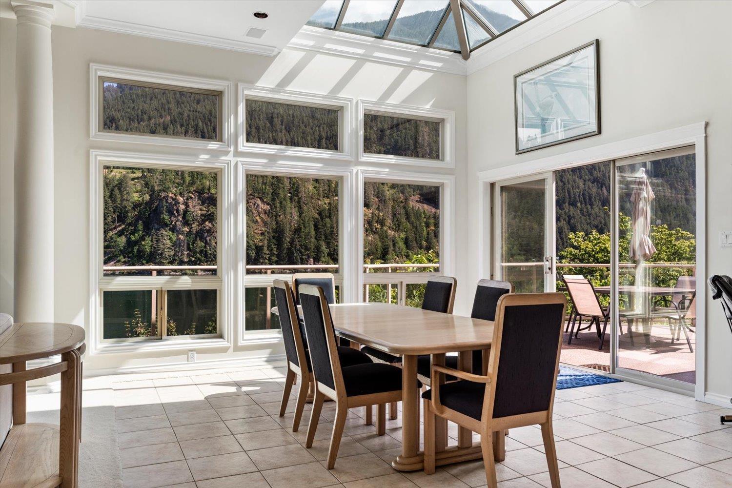 21313 LAKEVIEW CRESCENT, Kawkawa Lake, Hope