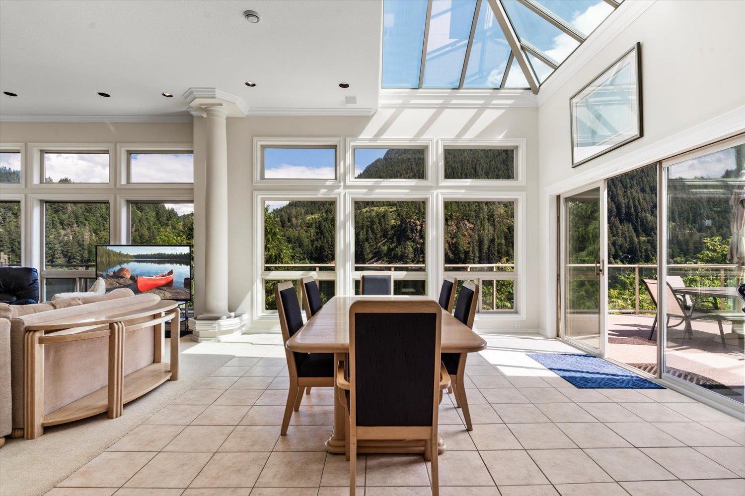 21313 LAKEVIEW CRESCENT, Kawkawa Lake, Hope
