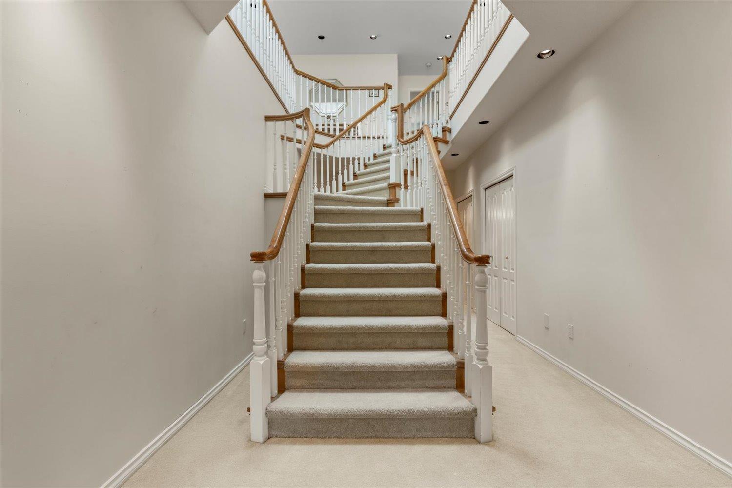 21313 LAKEVIEW CRESCENT, Kawkawa Lake, Hope