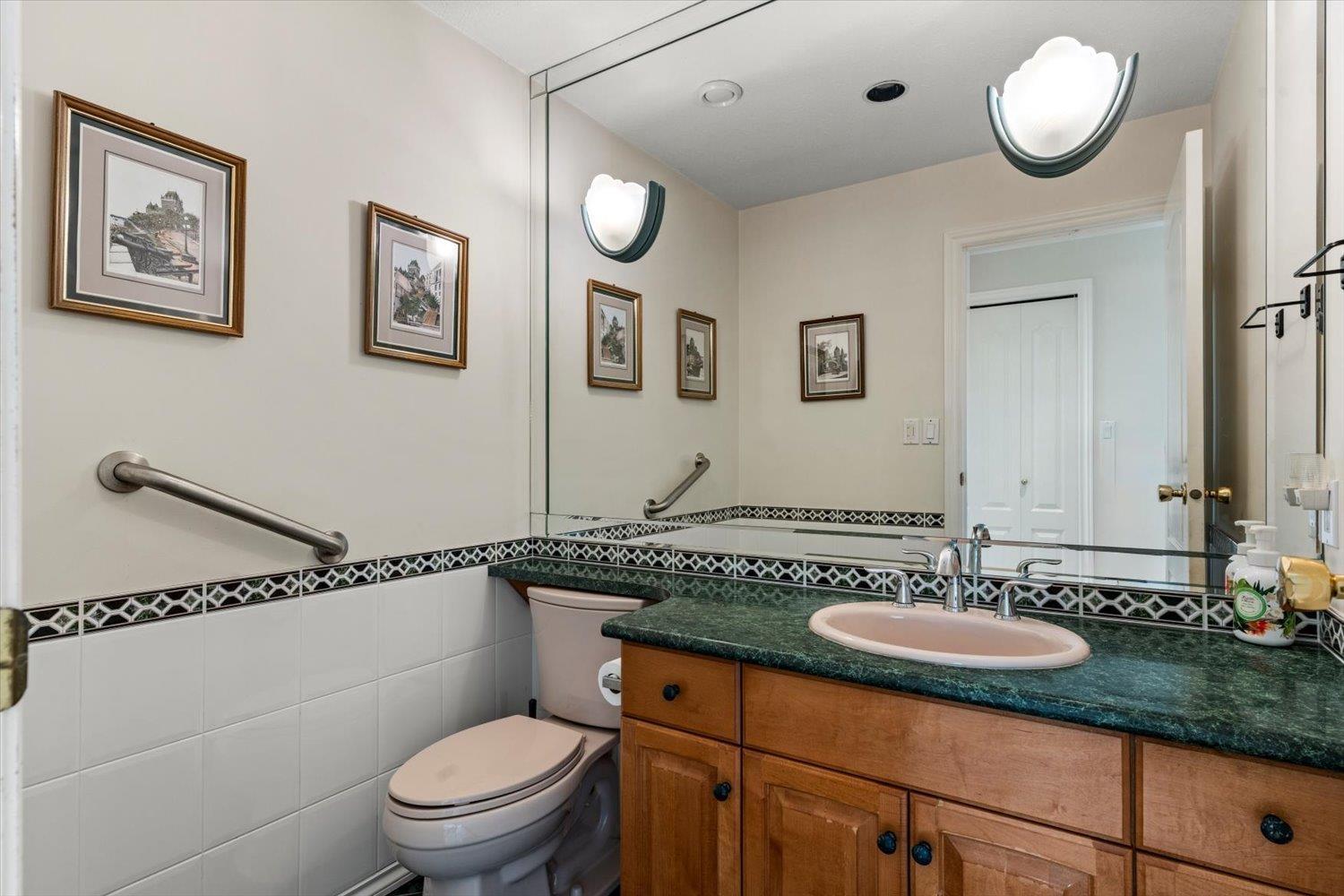 21313 LAKEVIEW CRESCENT, Kawkawa Lake, Hope