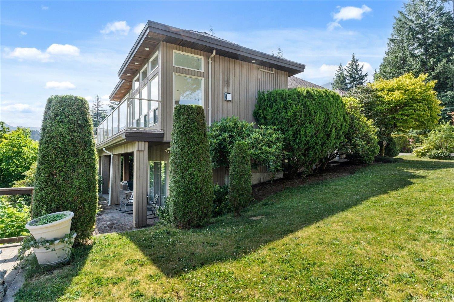 21313 LAKEVIEW CRESCENT, Kawkawa Lake, Hope