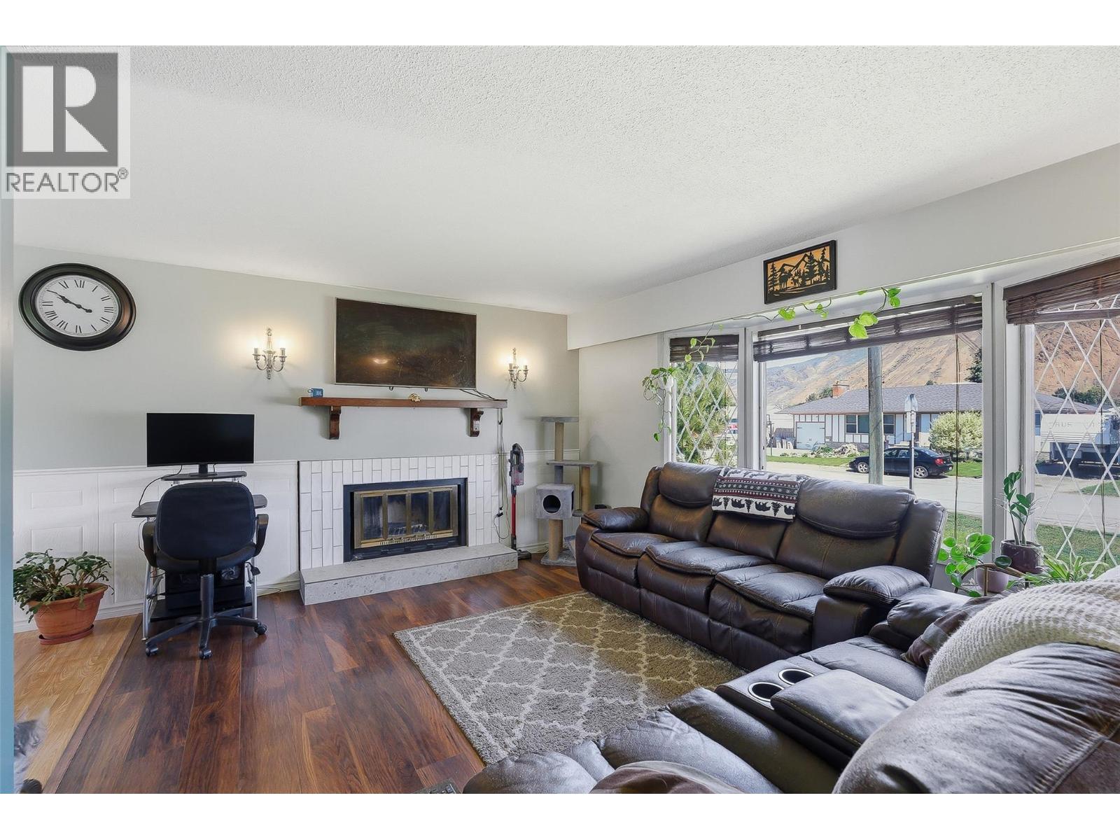2135 Fleetwood Avenue - 6