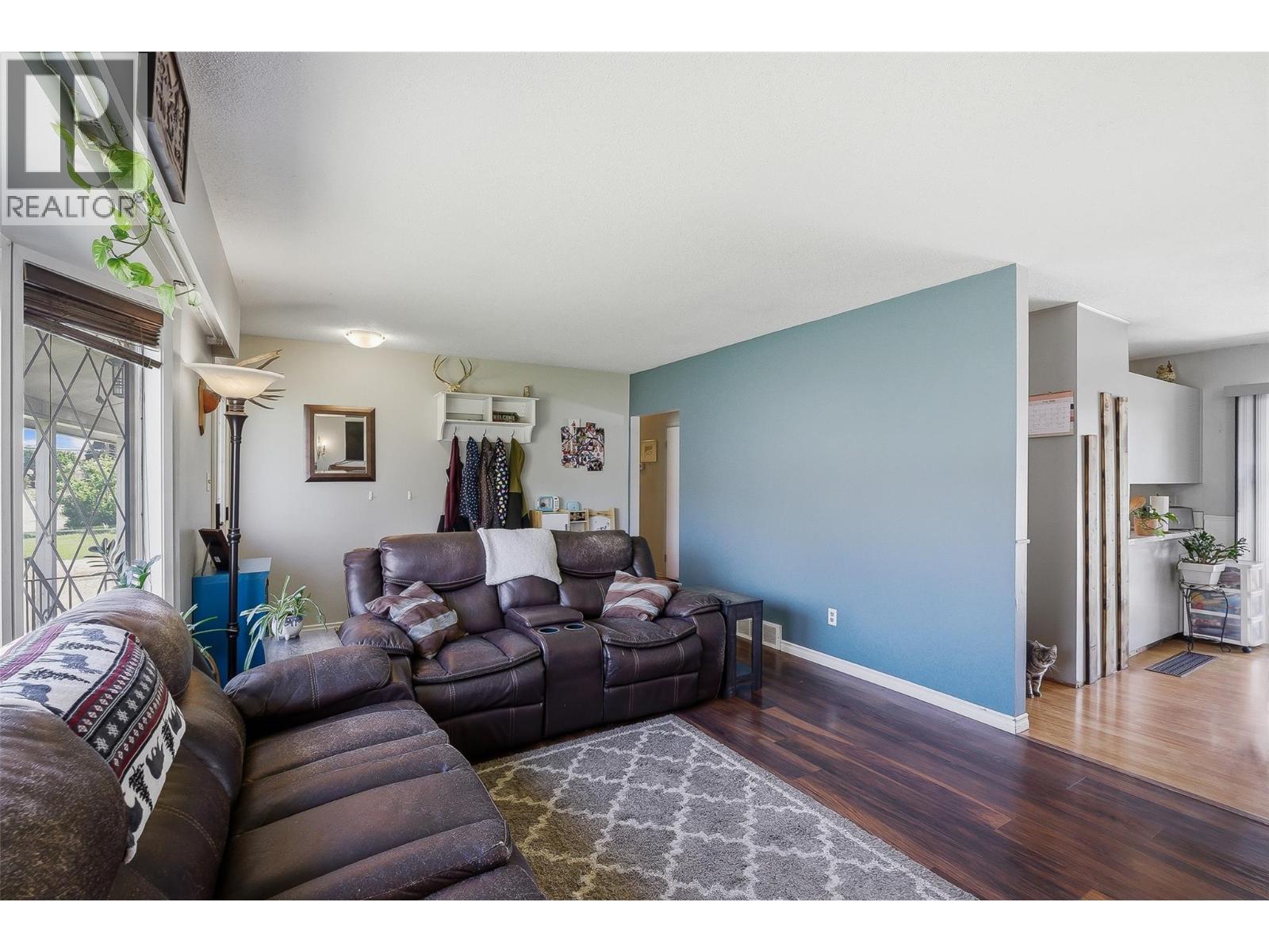 2135 Fleetwood Avenue - 8