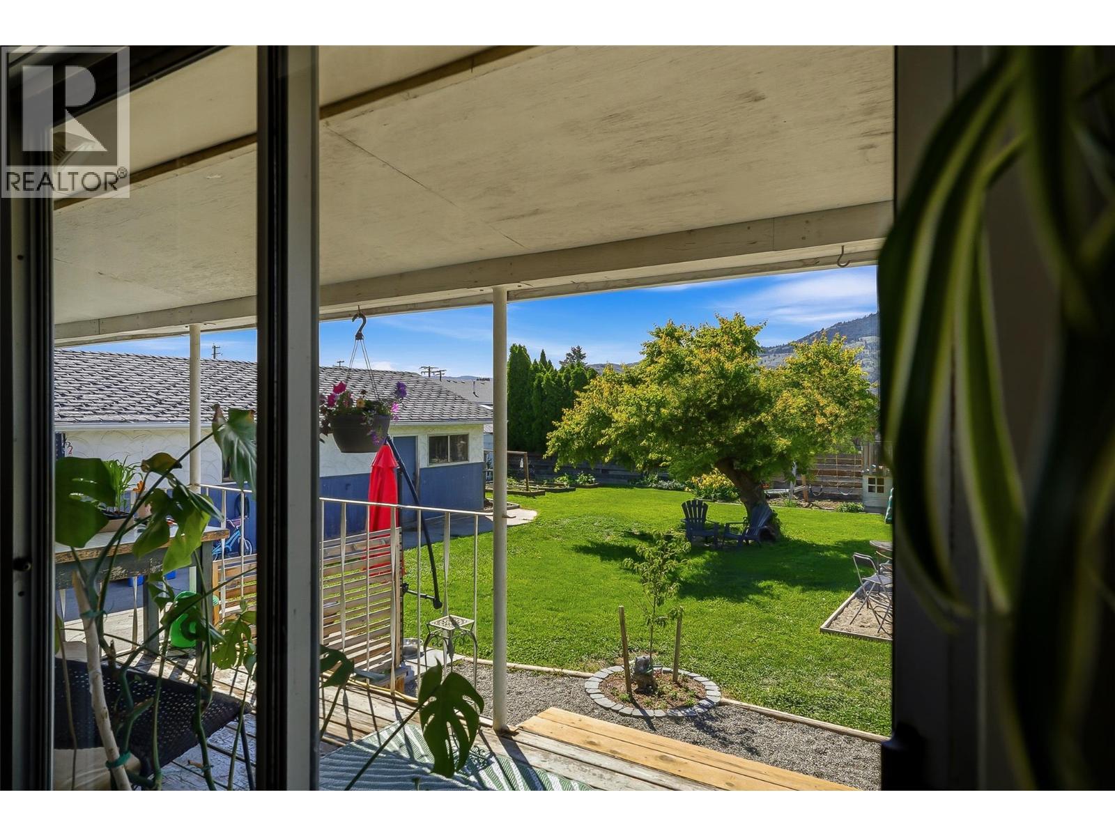 2135 Fleetwood Avenue - 12
