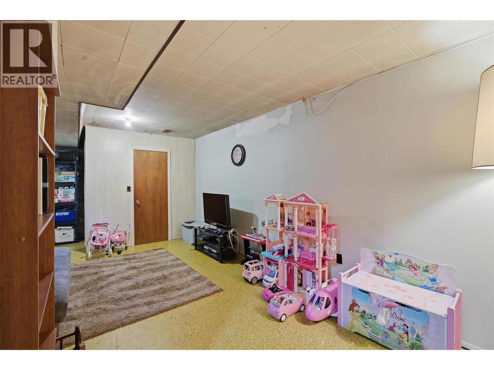 2135 Fleetwood Avenue - 34