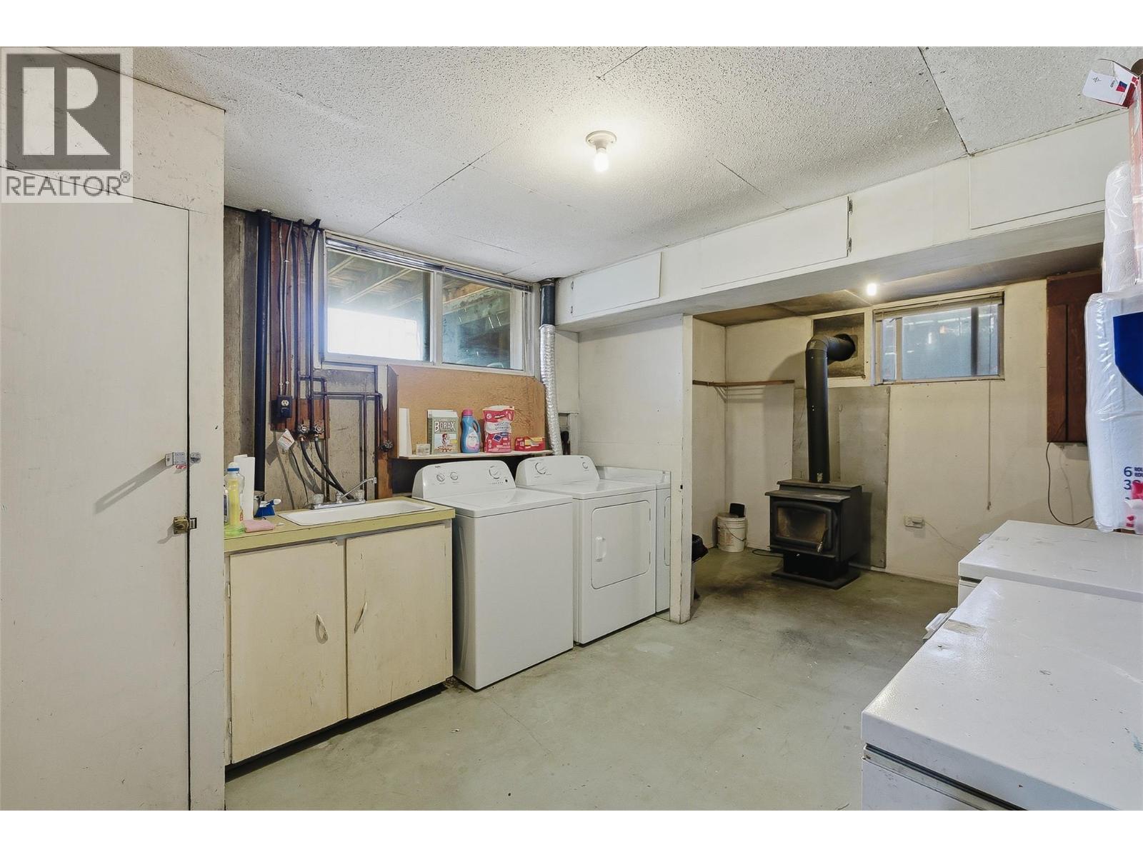 2135 Fleetwood Avenue - 40