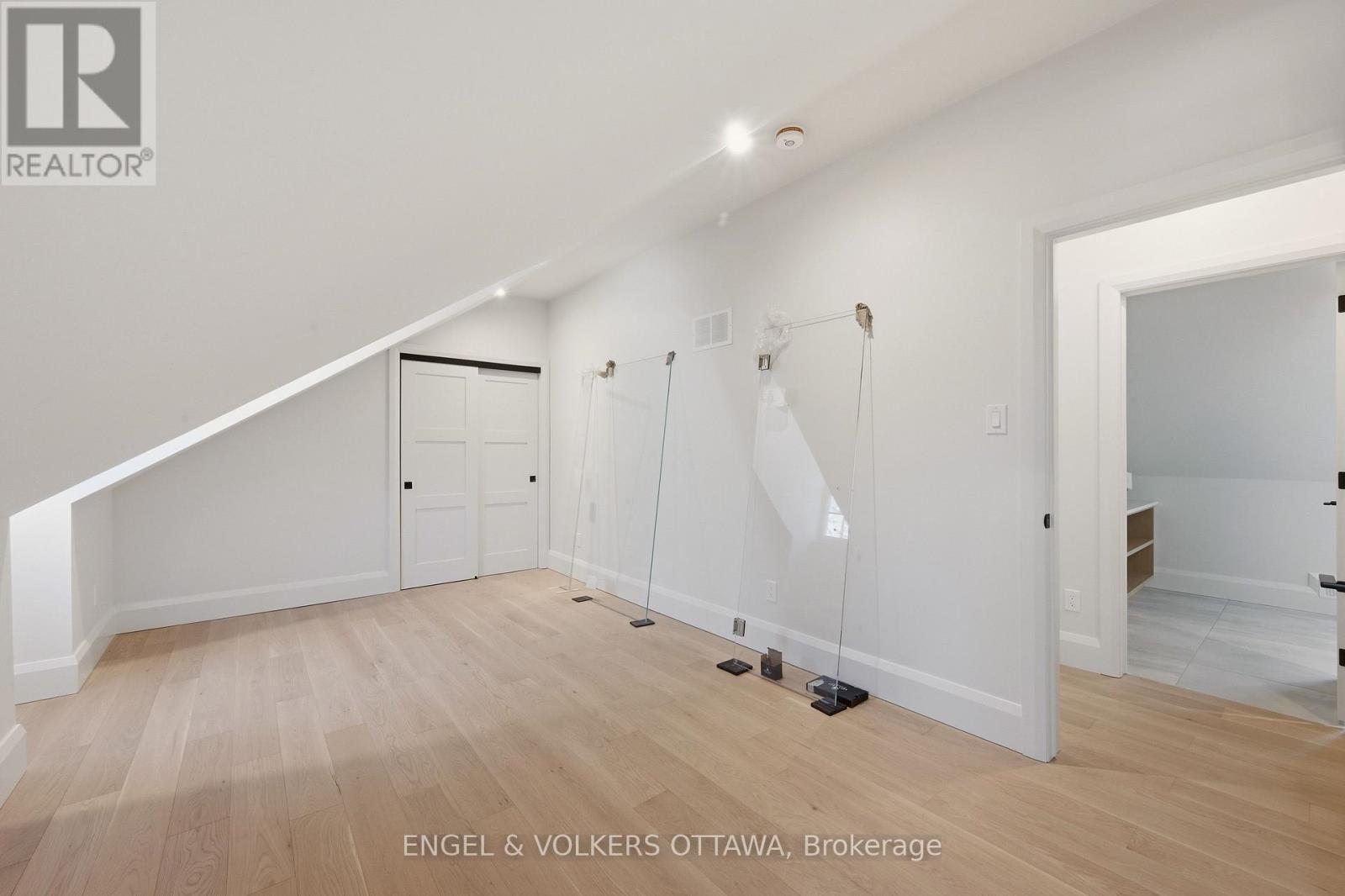 4 Bed, 4 Bath House for Sale in Ottawa – 35 MACKAY STREET, Ottawa – MLS# X13521540 - Image 38