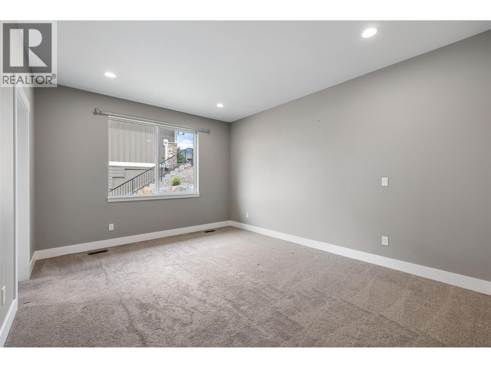 #4 1117 Mt Fosthall Drive - 25