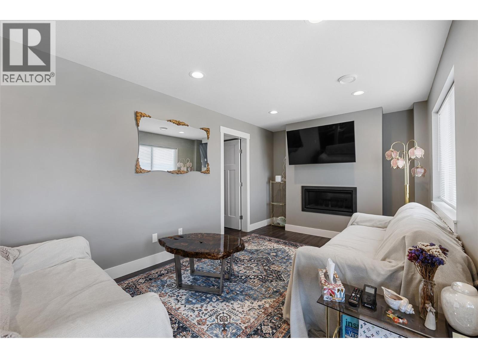 #4 1117 Mt Fosthall Drive - 37