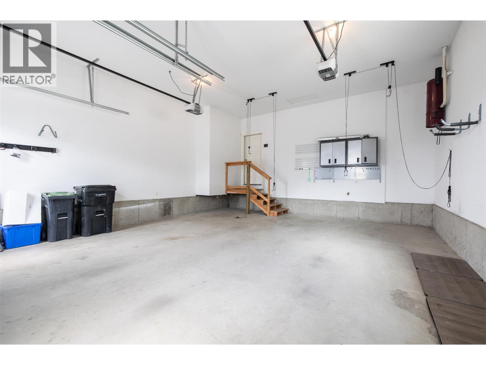 #4 1117 Mt Fosthall Drive - 33