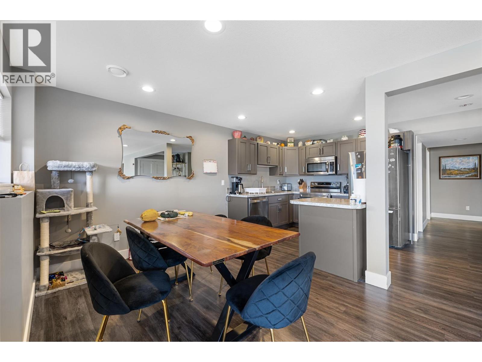 #4 1117 Mt Fosthall Drive - 40