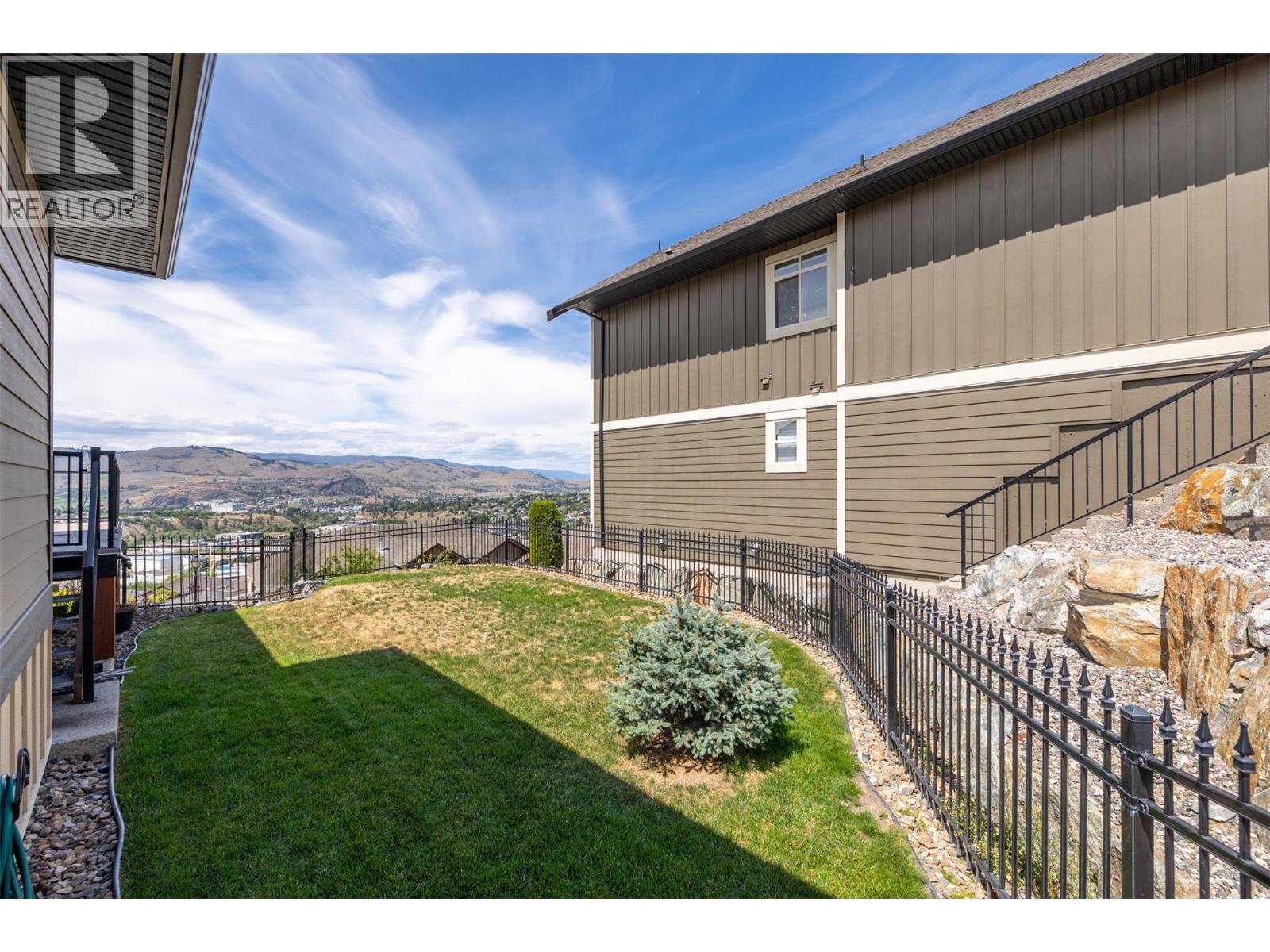 #4 1117 Mt Fosthall Drive - 23
