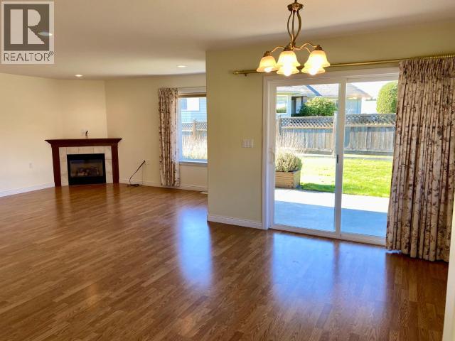 #12 4897 ONTARIO AVE - 11