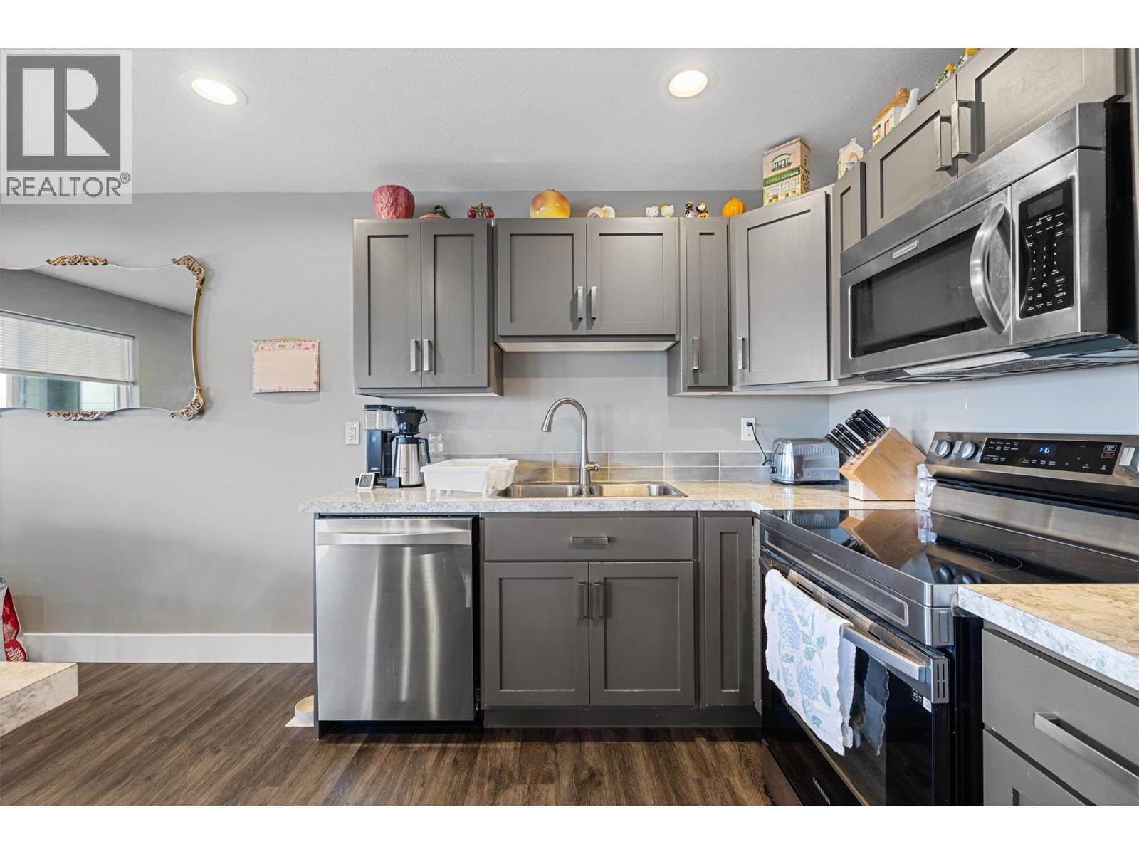 #4 1117 Mt Fosthall Drive - 42