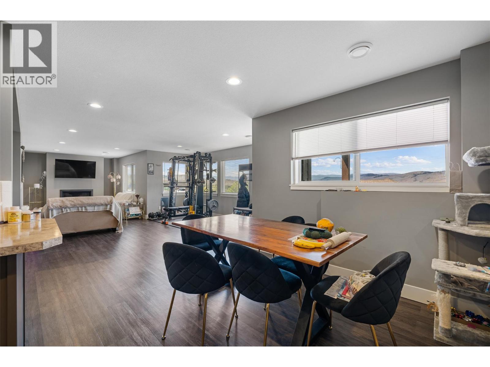 #4 1117 Mt Fosthall Drive - 41