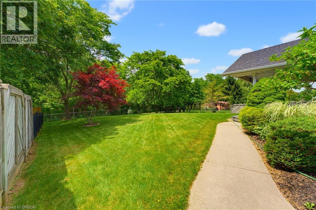 3-bedroom home for sale at 12 MACBRIDE Court, Brantford ON · photo 34 of 40
