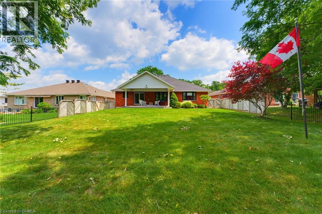 3-bedroom home for sale at 12 MACBRIDE Court, Brantford ON · photo 36 of 40