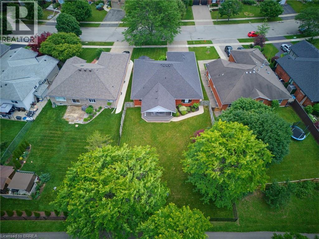 3-bedroom home for sale at 12 MACBRIDE Court, Brantford ON · photo 37 of 40
