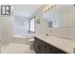 12 Macbride Court, Brantford, ON N3T6J1 Photo 19