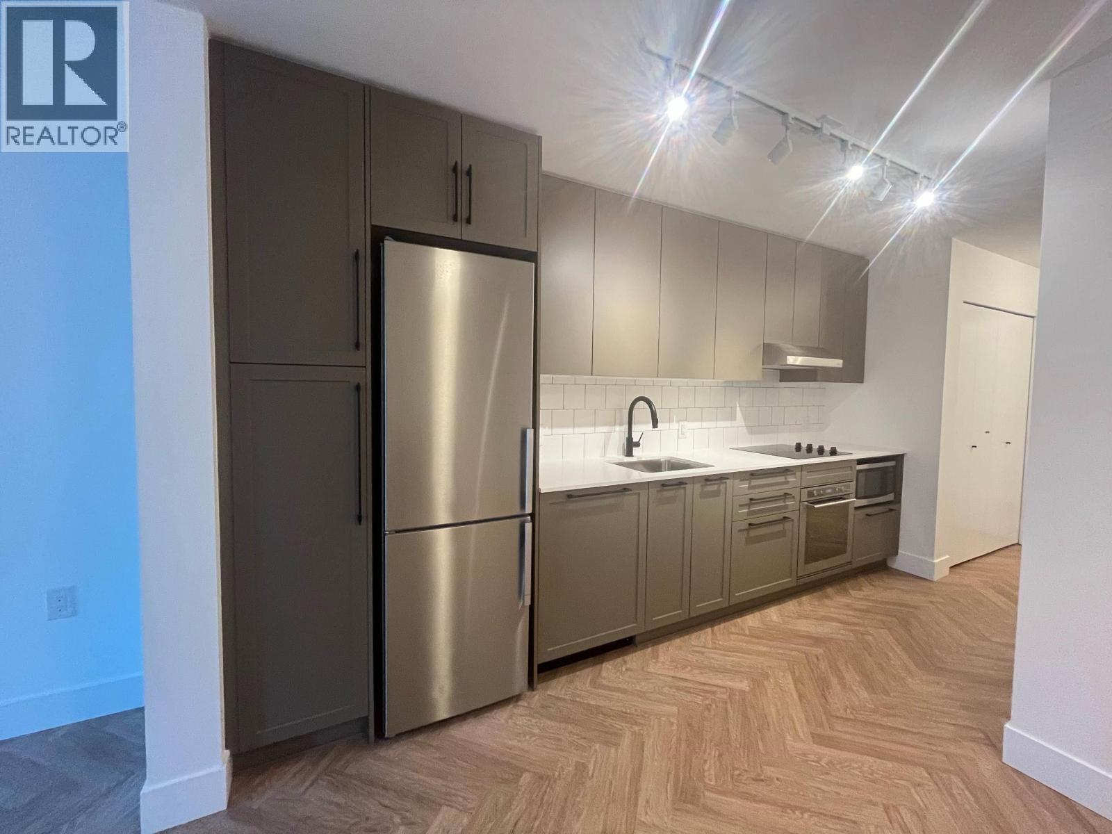 4xx 9228 SLOPES MEWS, Burnaby