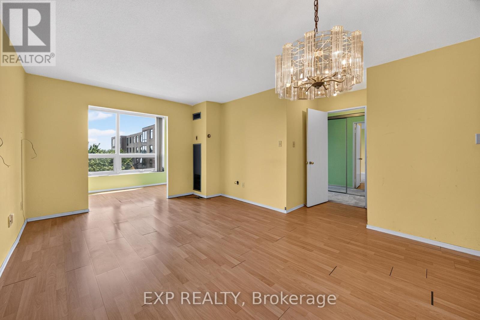 #716 326 MAJOR MACKENZIE DRIVE E - 10