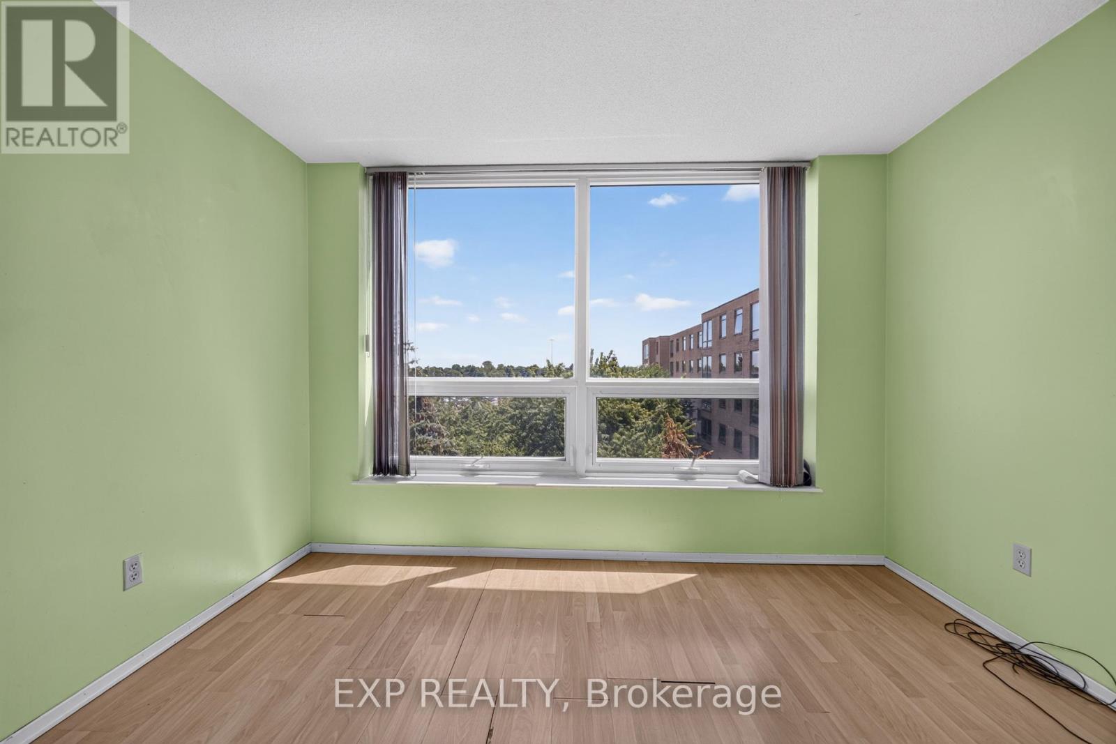 #716 326 MAJOR MACKENZIE DRIVE E - 11