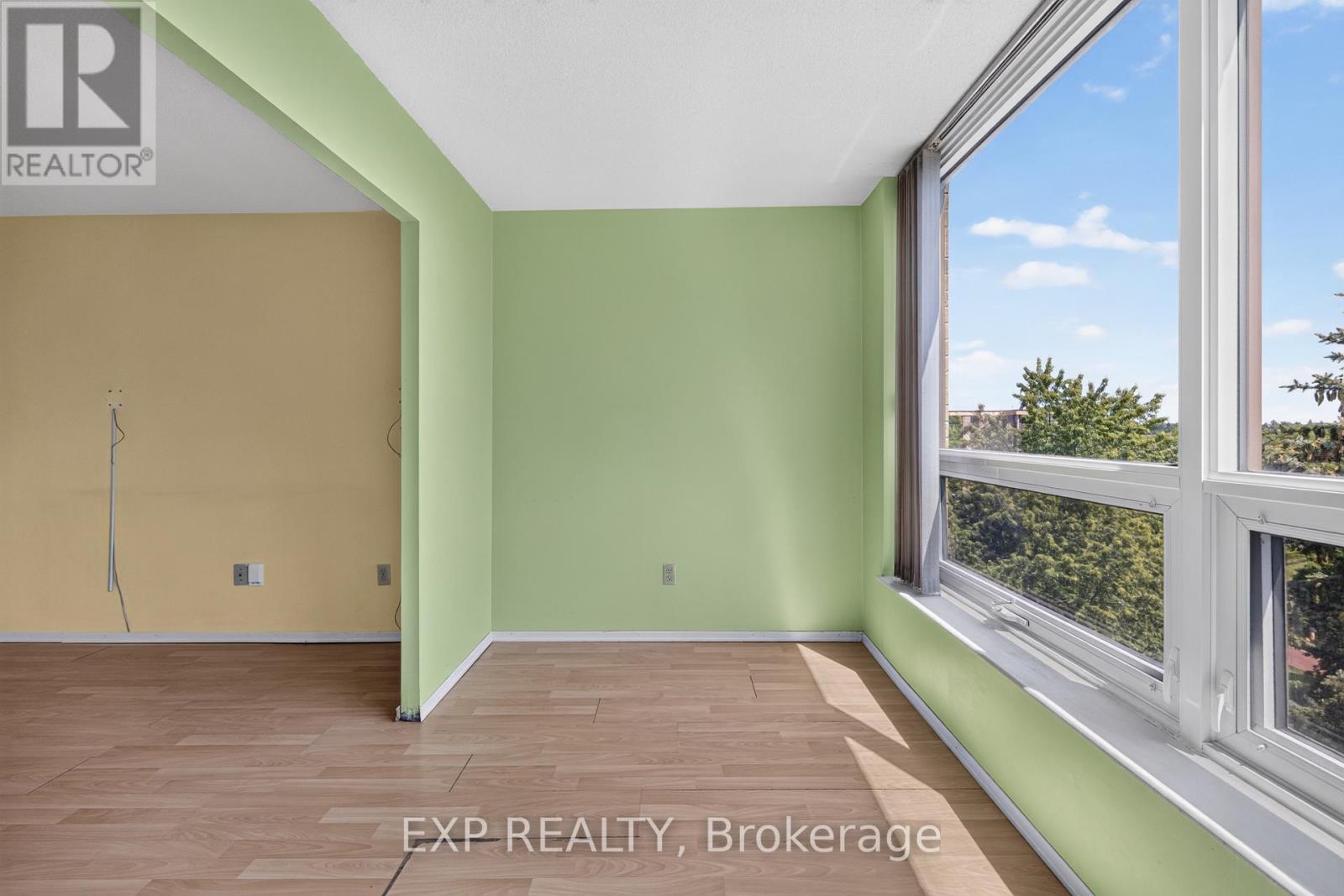 #716 326 MAJOR MACKENZIE DRIVE E - 14