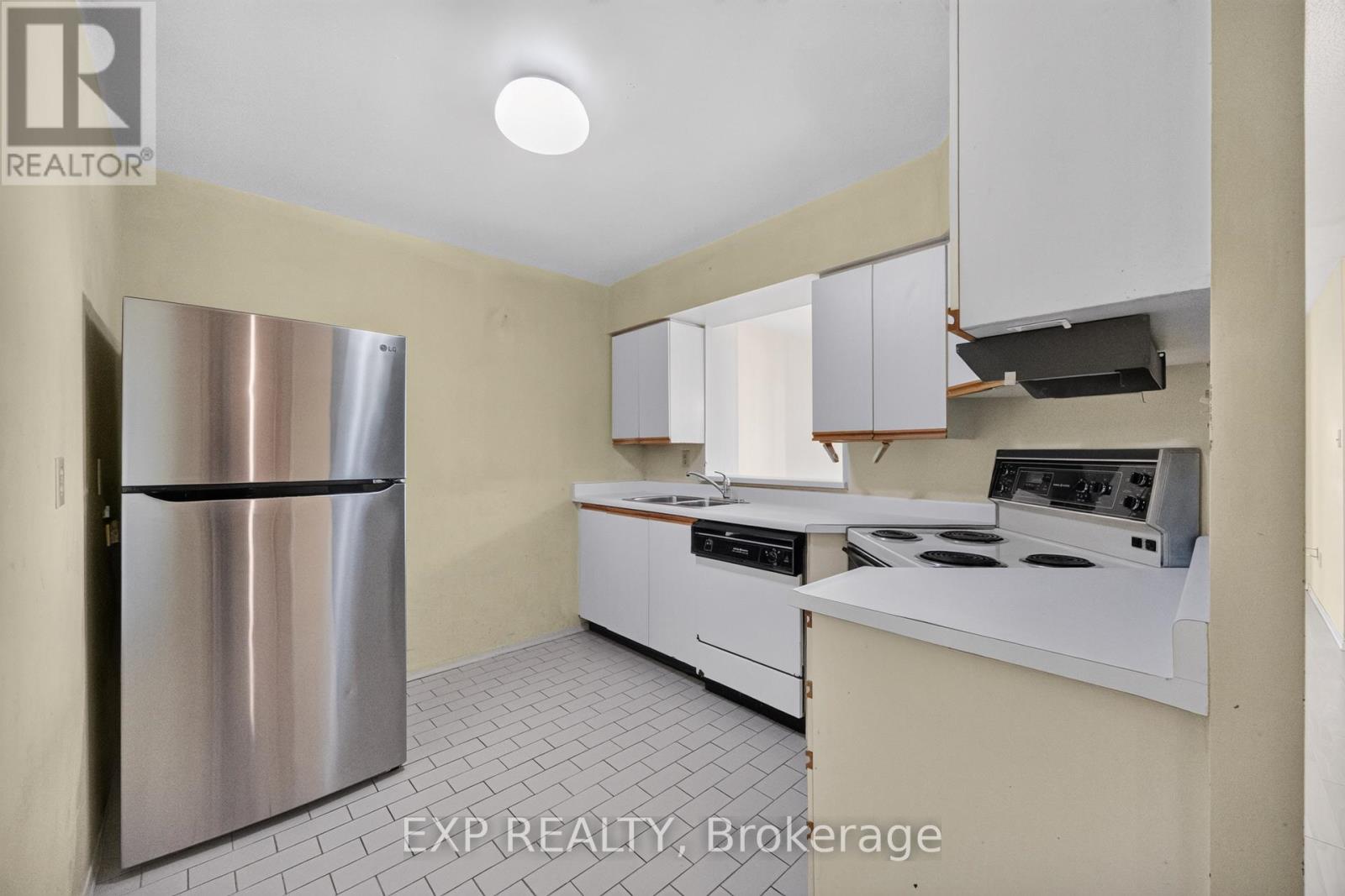 #716 326 MAJOR MACKENZIE DRIVE E - 16