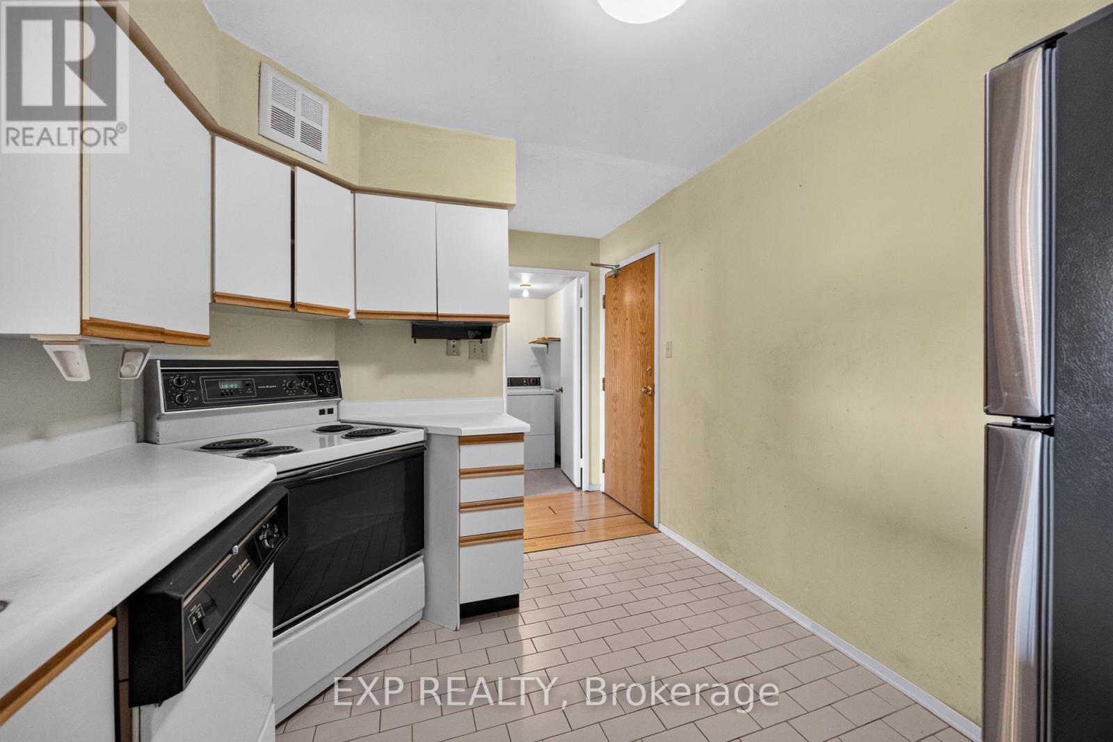 #716 326 MAJOR MACKENZIE DRIVE E - 17