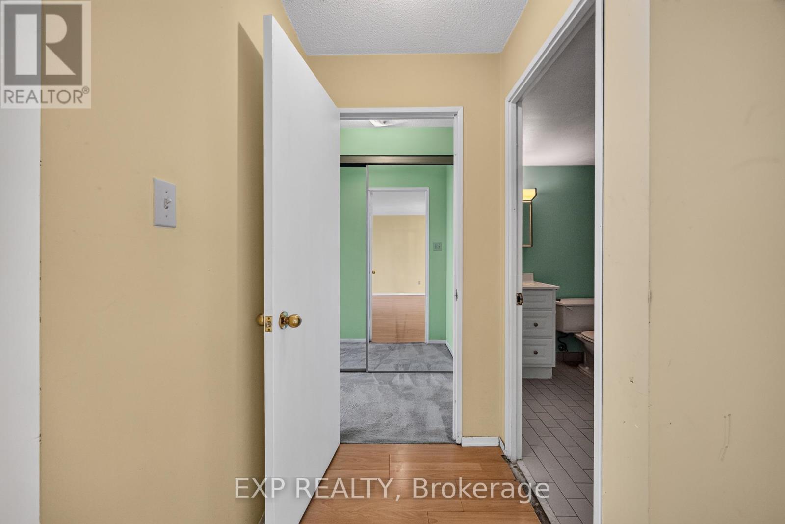 #716 326 MAJOR MACKENZIE DRIVE E - 27
