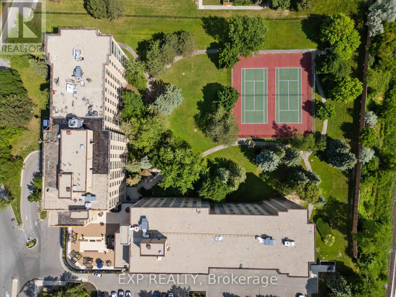 #716 326 MAJOR MACKENZIE DRIVE E - 34
