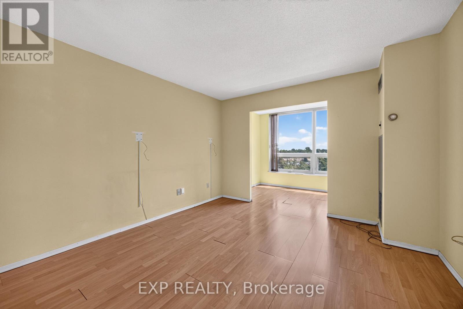 #716 326 MAJOR MACKENZIE DRIVE E - 4