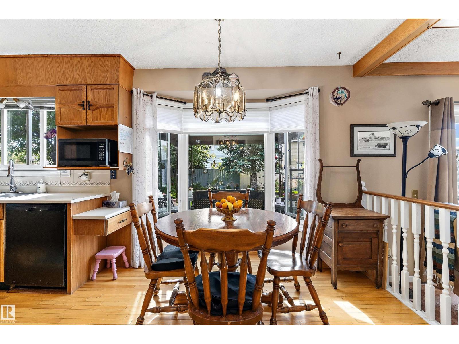 1048 105 ST NW - 17