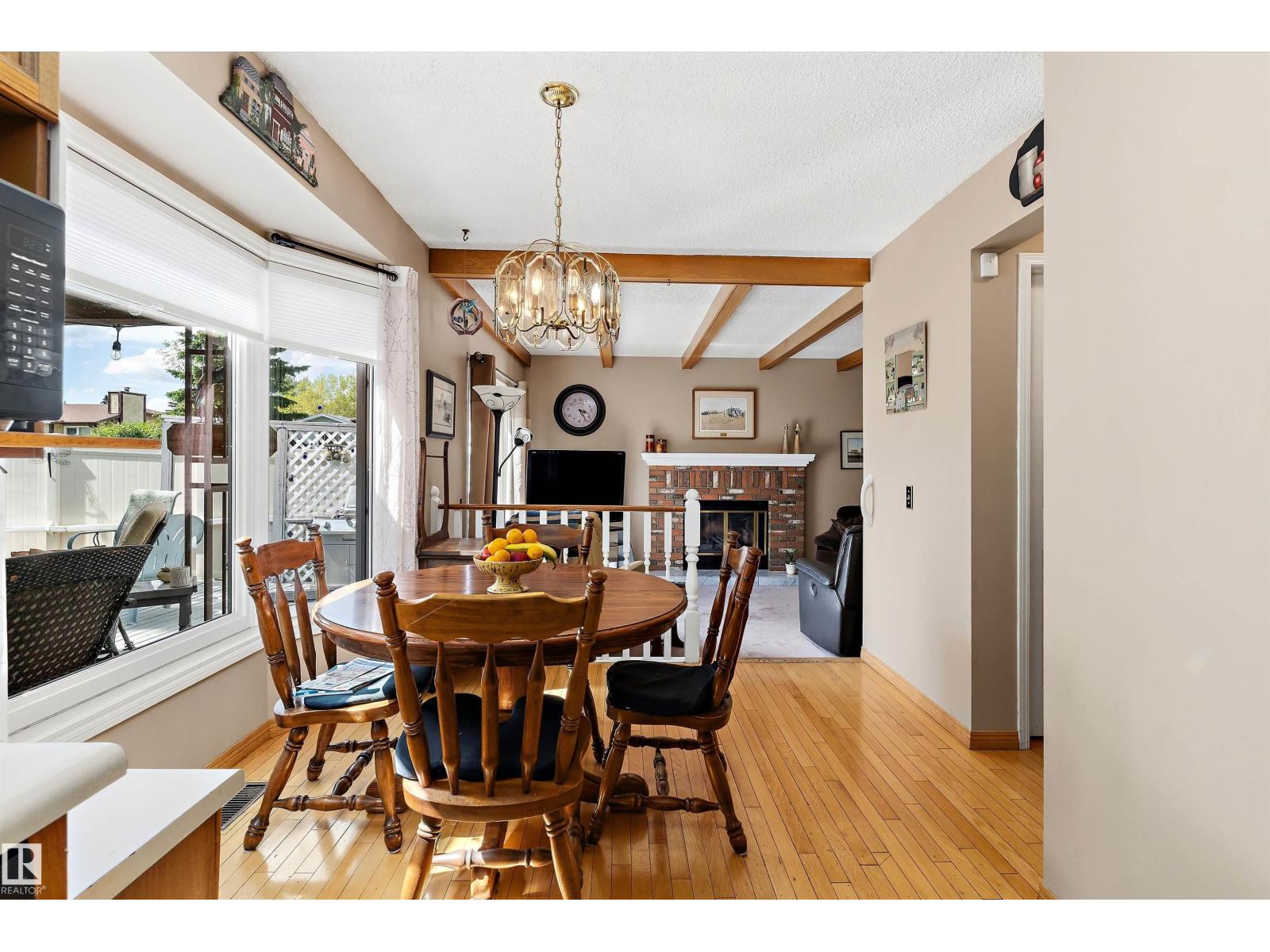 1048 105 ST NW - 18