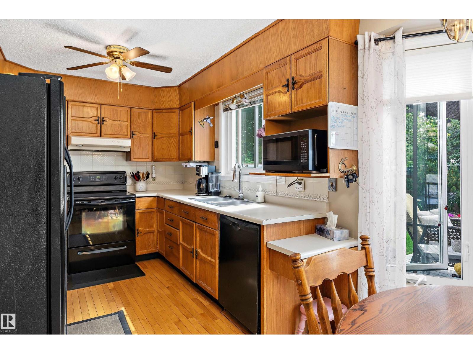 1048 105 ST NW - 19
