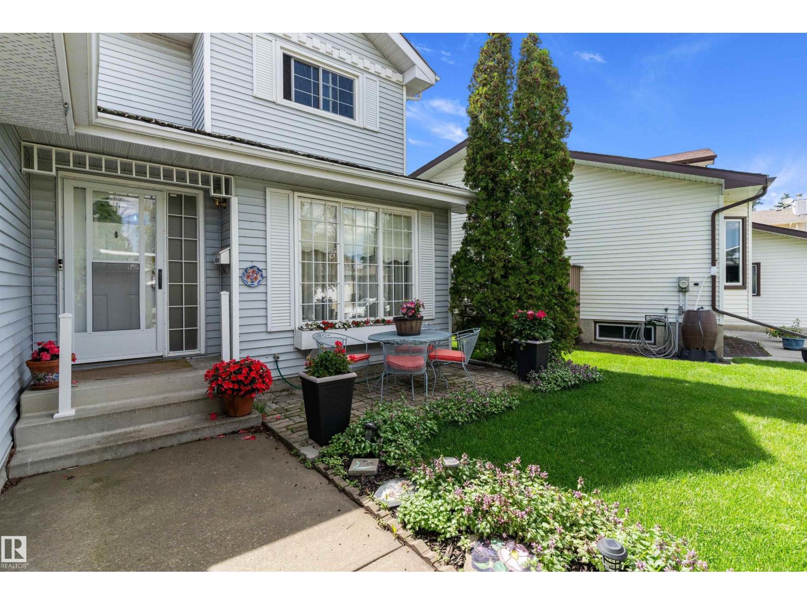 1048 105 ST NW - 2