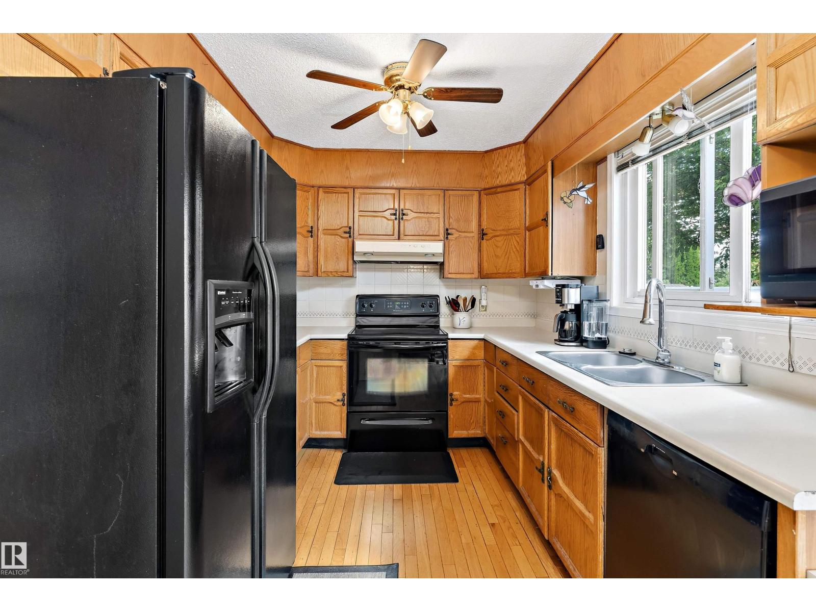 1048 105 ST NW - 20