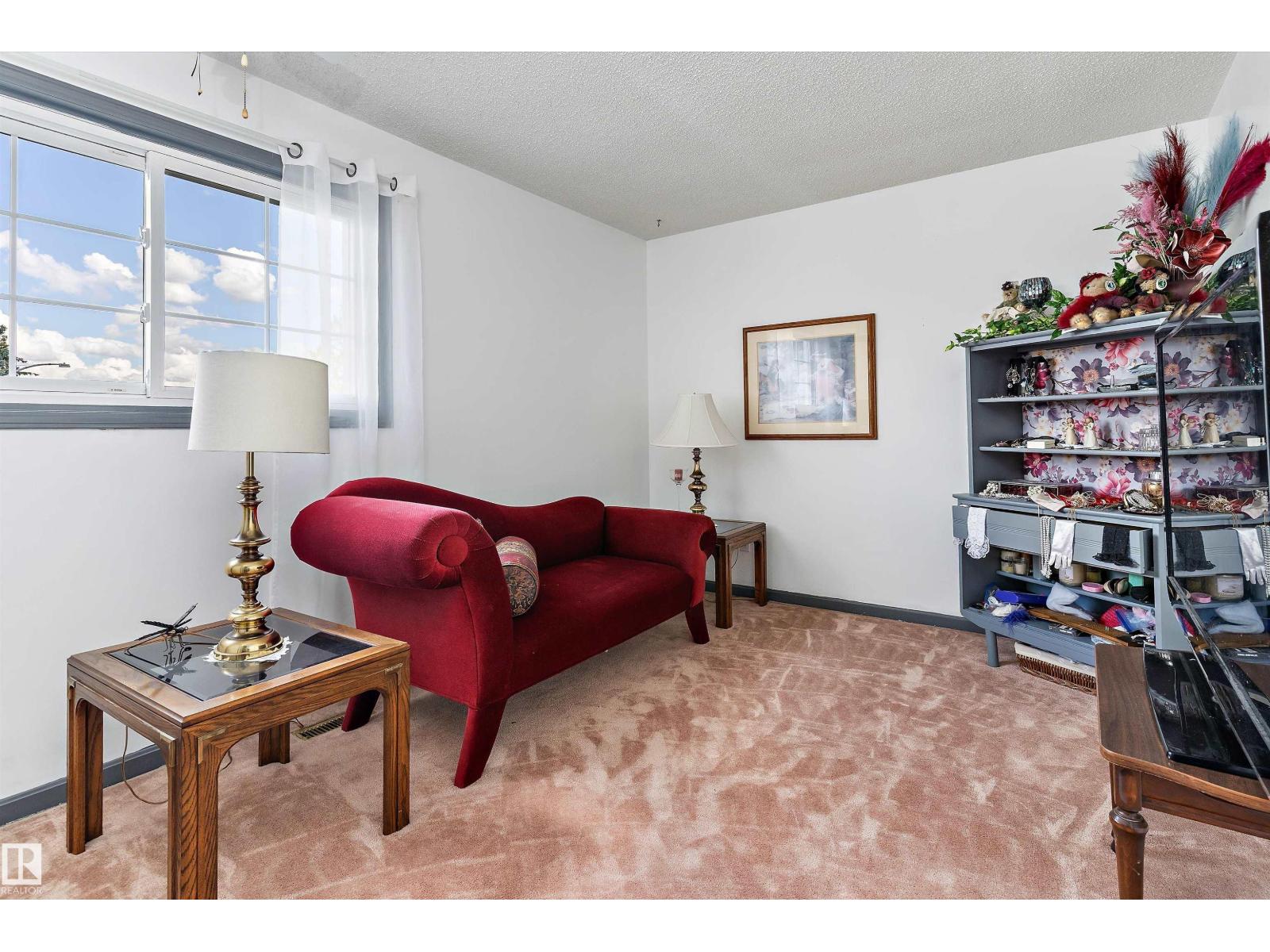 1048 105 ST NW - 27
