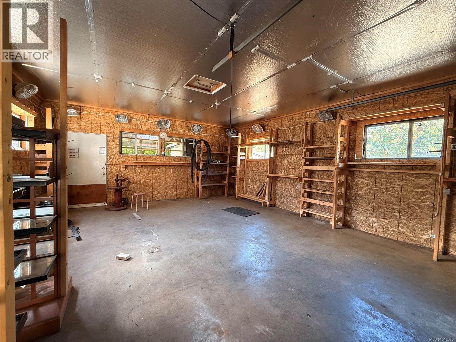 3575 Uplands Dr - 16