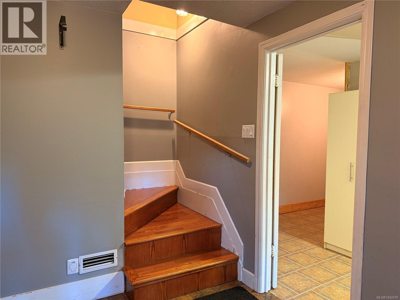 3575 Uplands Dr - 17